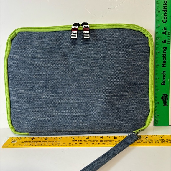 BUBM 3 Layer Electronics & Travel Organizer for Tablet cords electronics NWOT - Picture 8 of 14